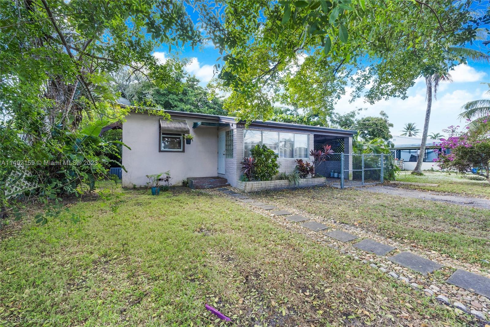 Photo of 2826 Madison St in Hollywood, FL