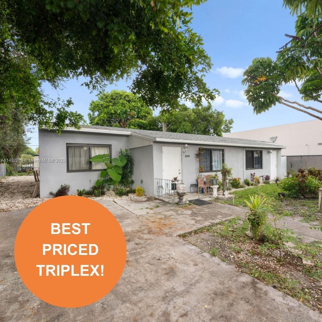 Photo of 2251 NW 94th St in Miami, FL