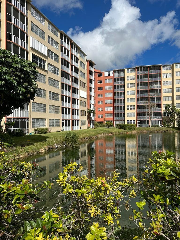 Photo of 1750 NE 191st St #100-1 in Miami, FL
