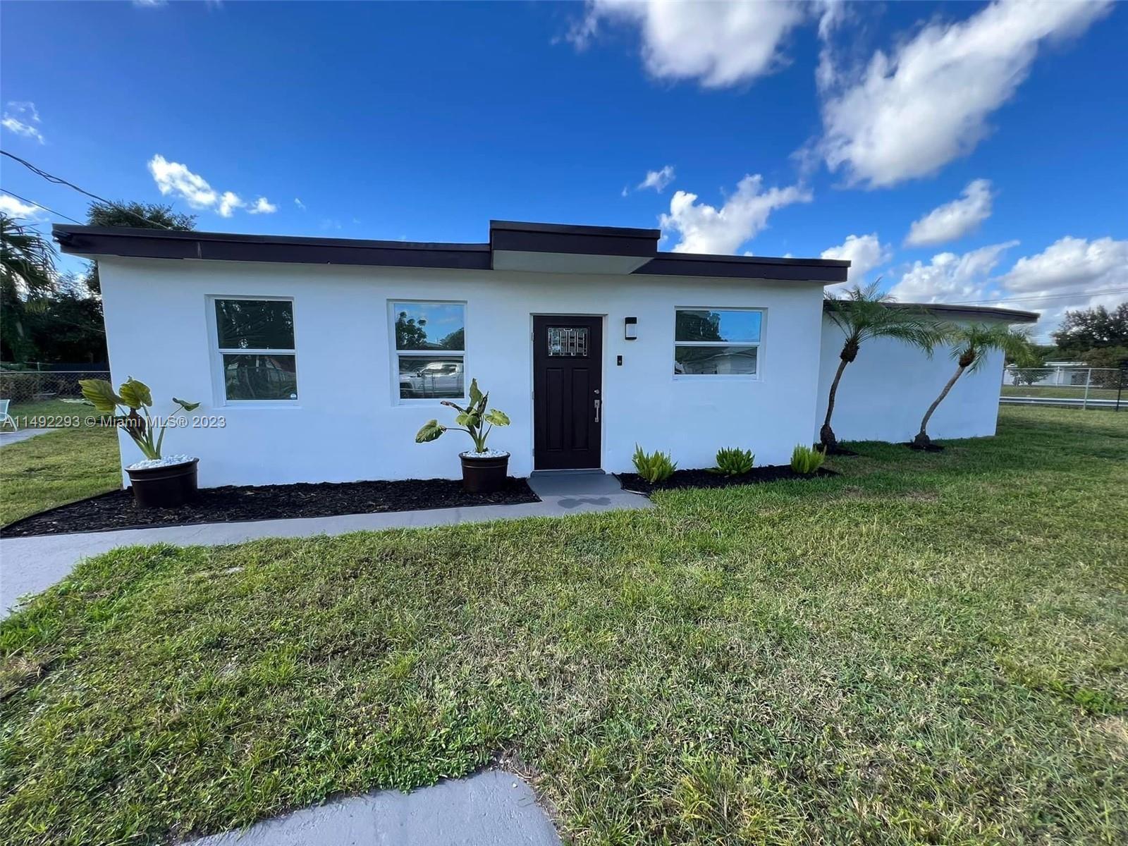Photo of 2500 NW 155th St in Miami Gardens, FL