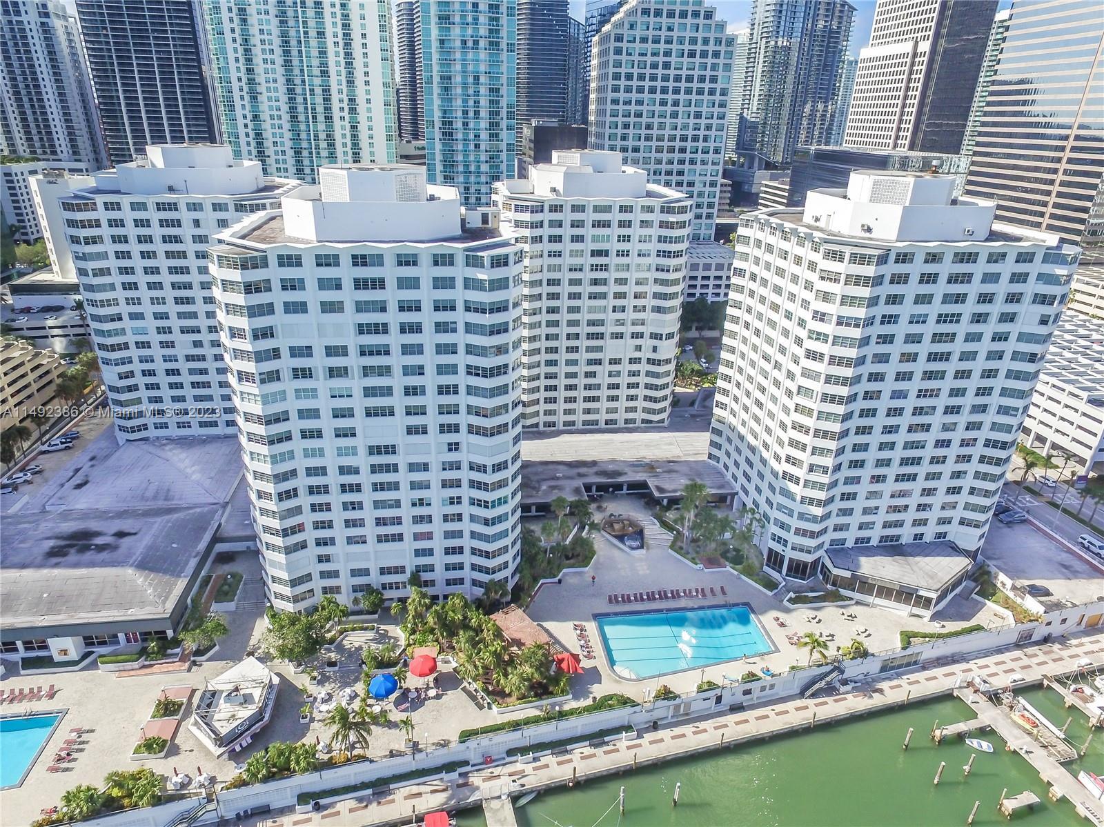 Photo of 825 Brickell Bay Dr #1450 in Miami, FL