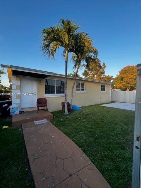 Photo of 7045 SW 22nd St in Miami, FL