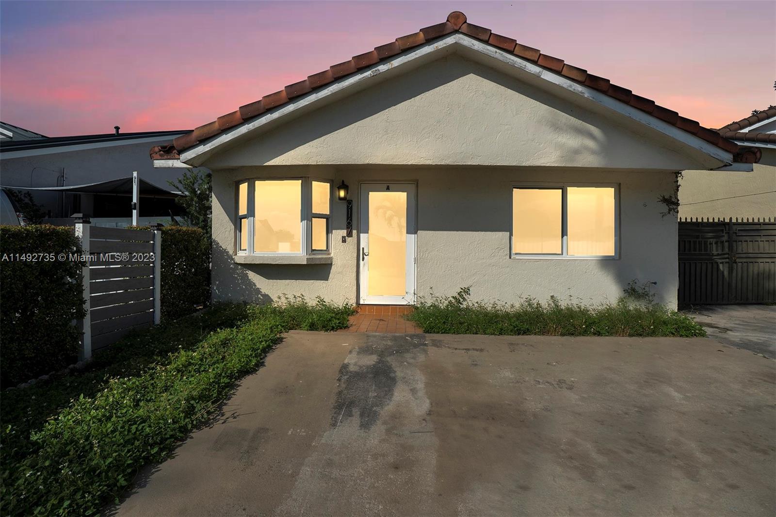 Photo of 9167 NW 113th St in Hialeah Gardens, FL