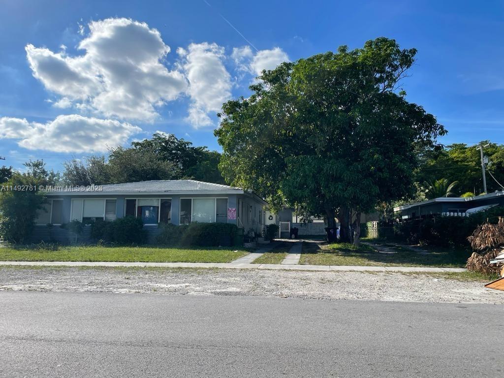 Photo of 12400 NE 11th Ct in North Miami, FL