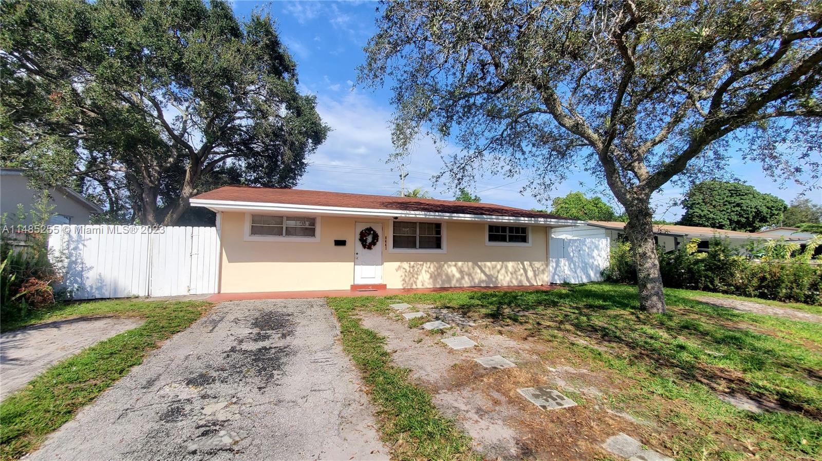 Photo of 6441 Allen St in Hollywood, FL