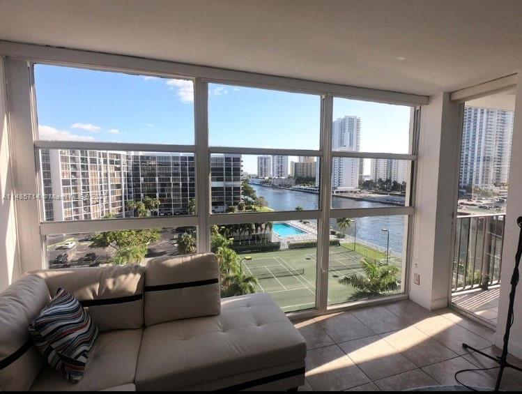Photo of 400 Leslie Dr #817 in Hallandale Beach, FL