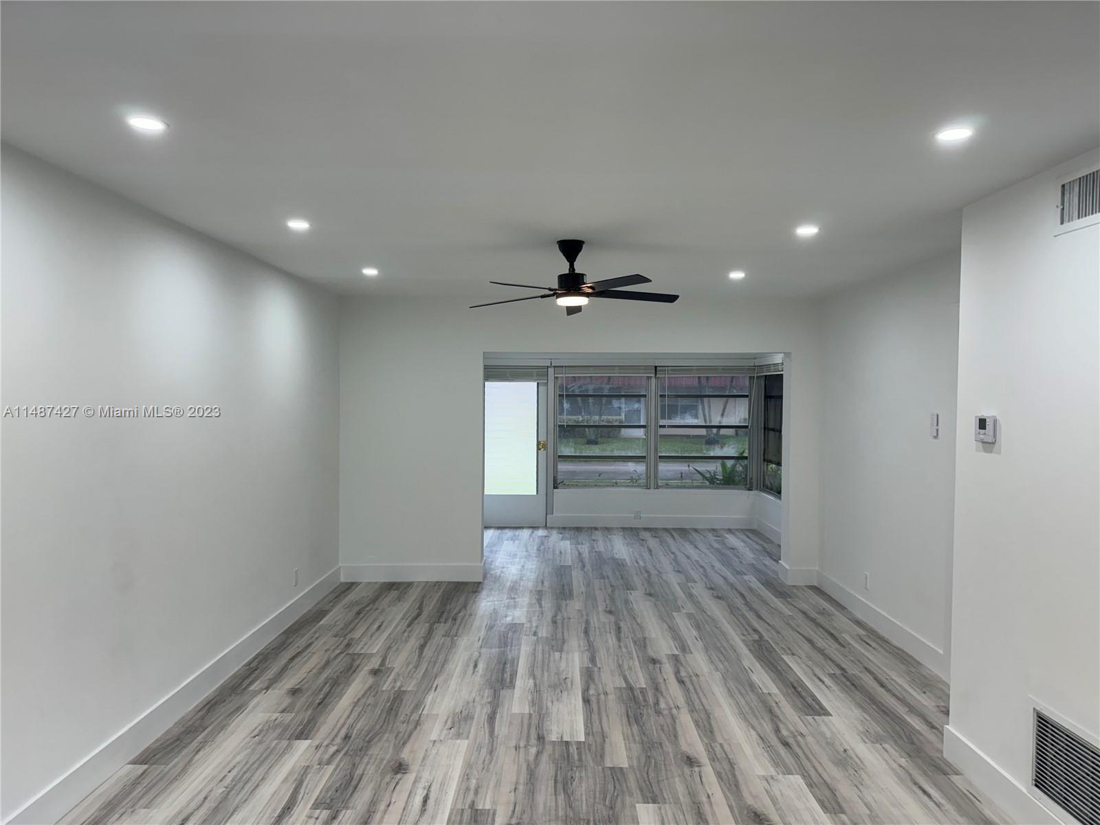 Photo of 704 Laconia Cir #704 in Lake Worth, FL