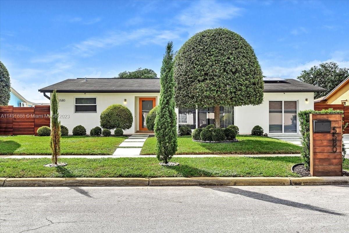 Photo of 5580 SW 8th St in Margate, FL