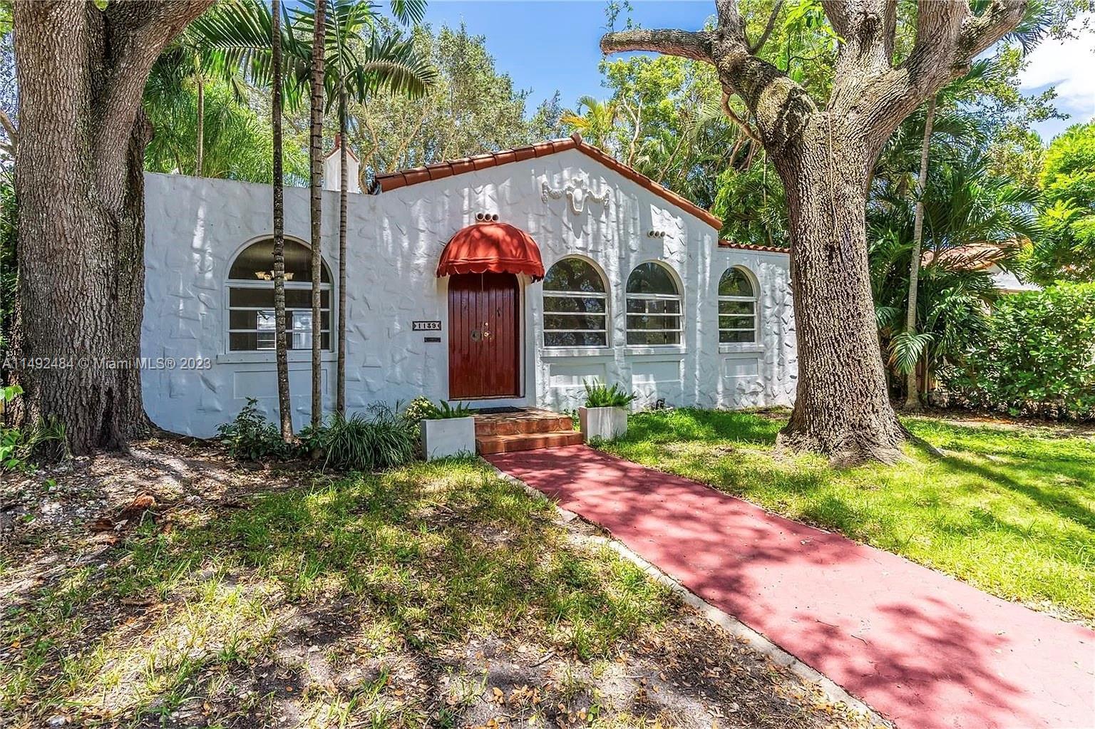 Photo of 1139 Venetia Ave in Coral Gables, FL