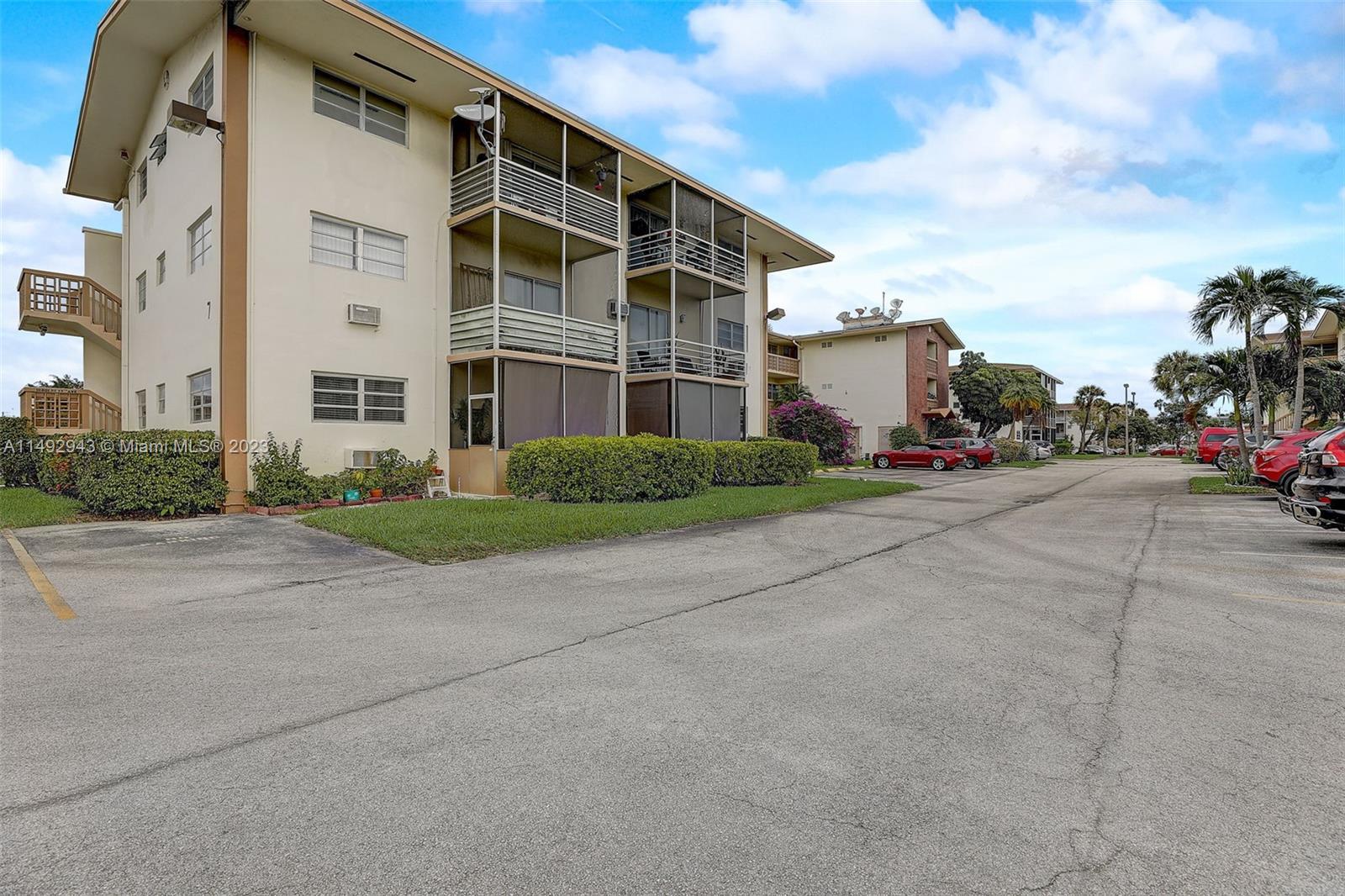 Photo of 16801 NE 13th Ave #108 in Miami, FL
