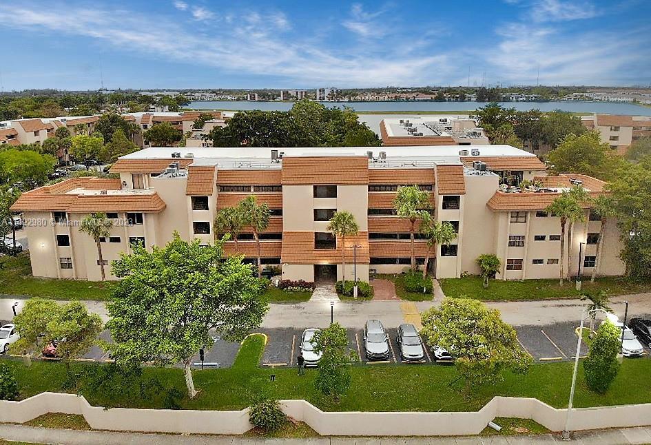 Photo of 491 Ives Dairy Rd #305-5 in Miami, FL