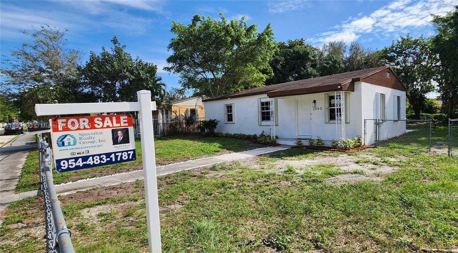 Photo of 2440 NW 59th St in Miami, FL