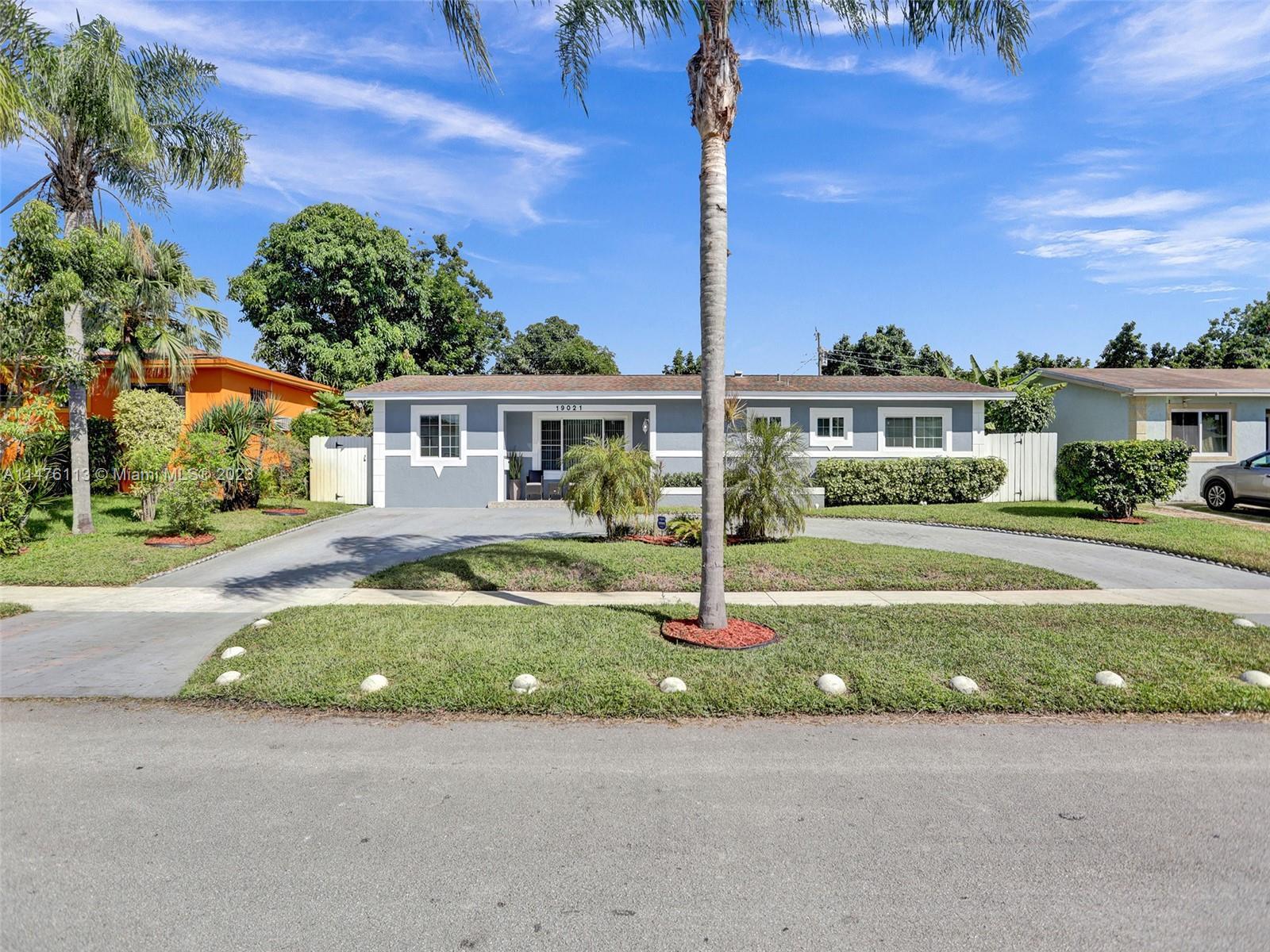 Photo of 19021 NW 10th Ave in Miami Gardens, FL