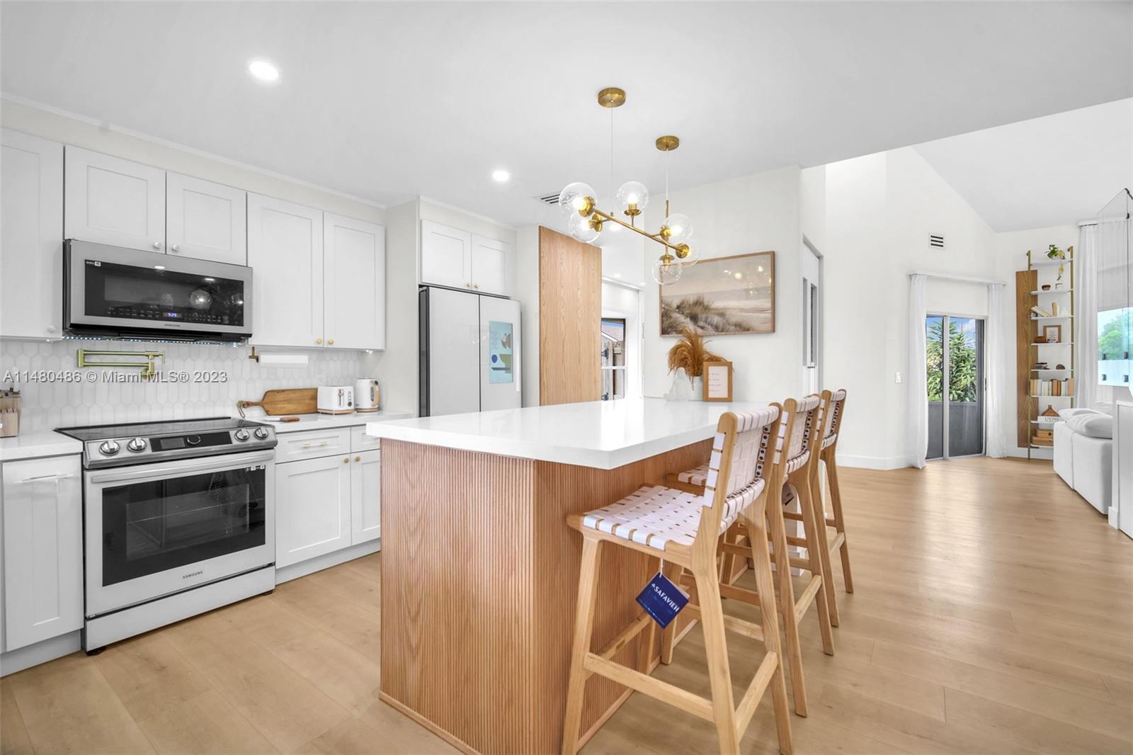 Photo of 708 SE 3rd Avenue Ext #201 in Hallandale Beach, FL