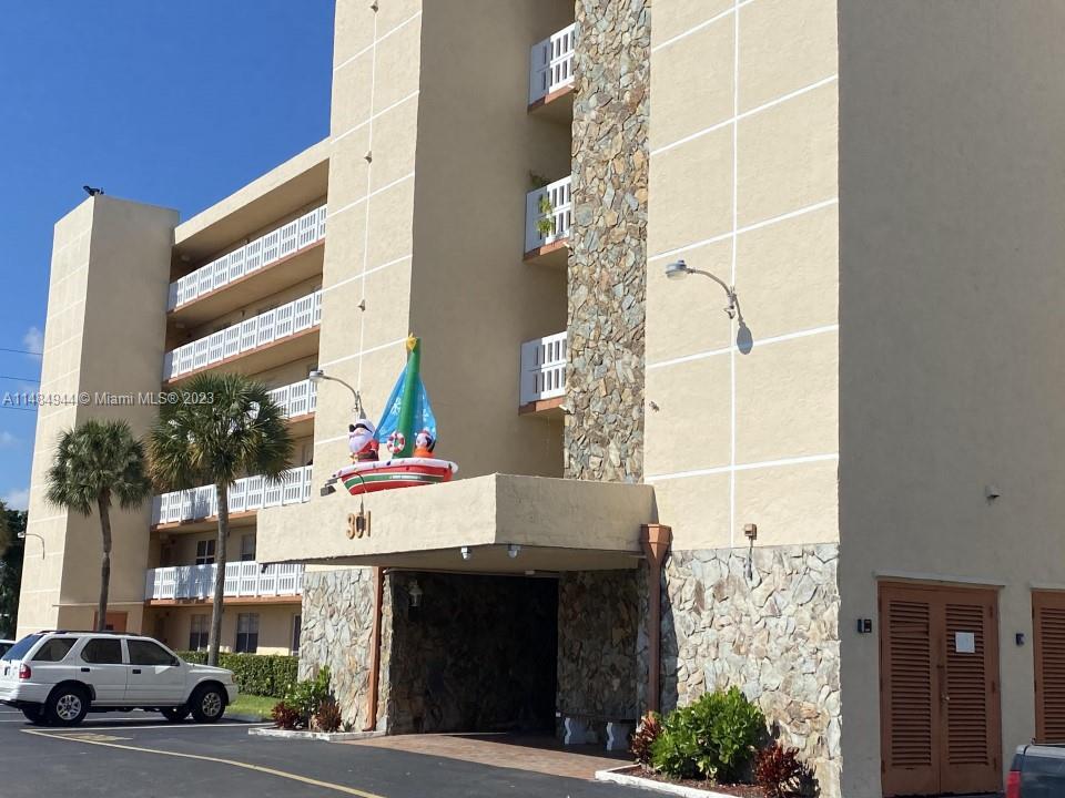 Photo of 301 SE 3rd St #307 in Dania Beach, FL