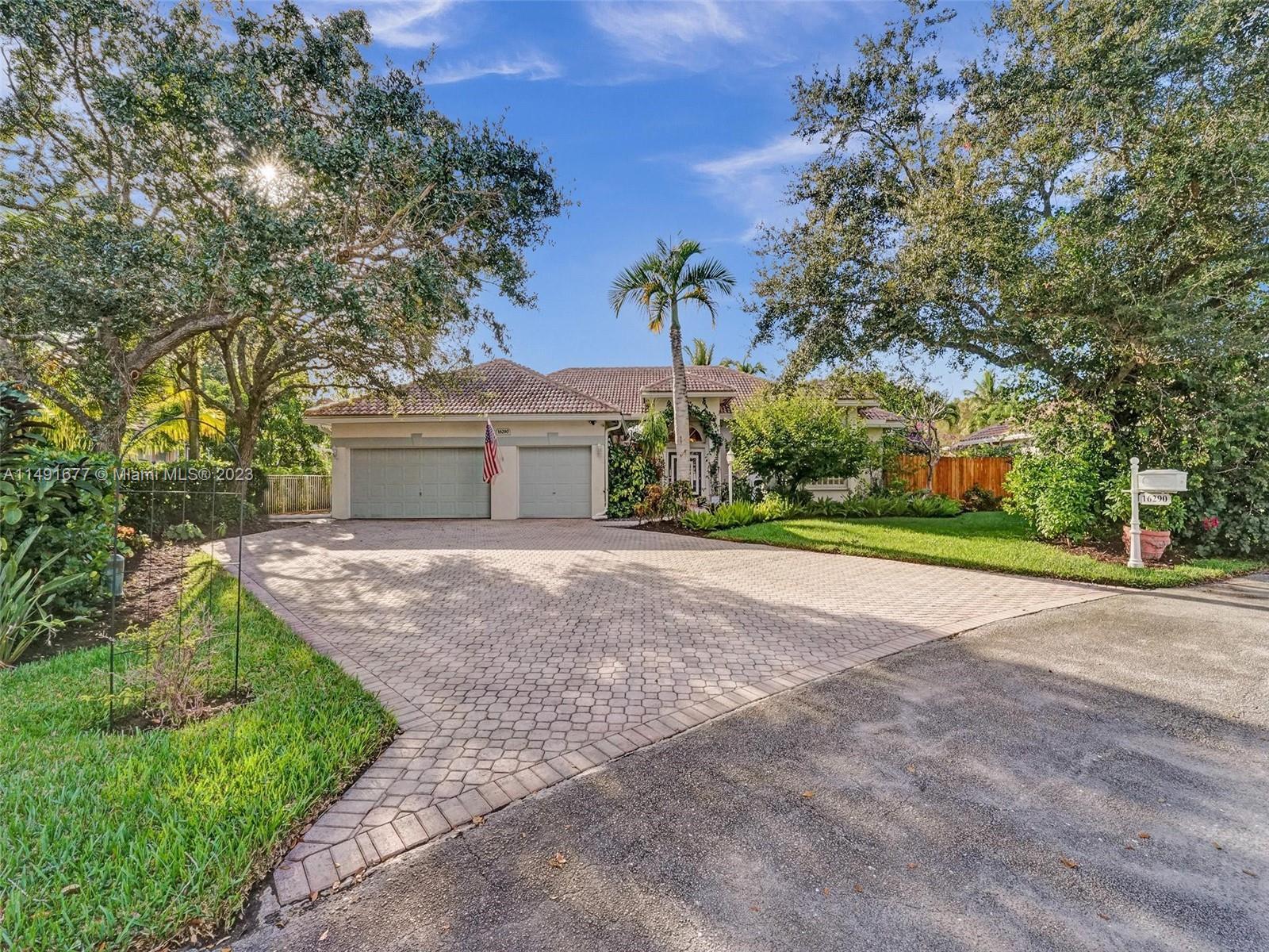 Photo of 16290 Cranberry Ct in Davie, FL
