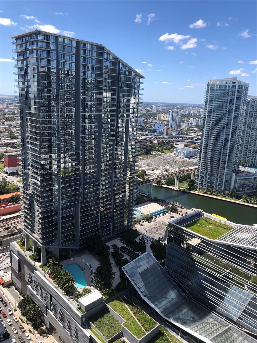 Photo of 88 SW 7th St #1602 in Miami, FL