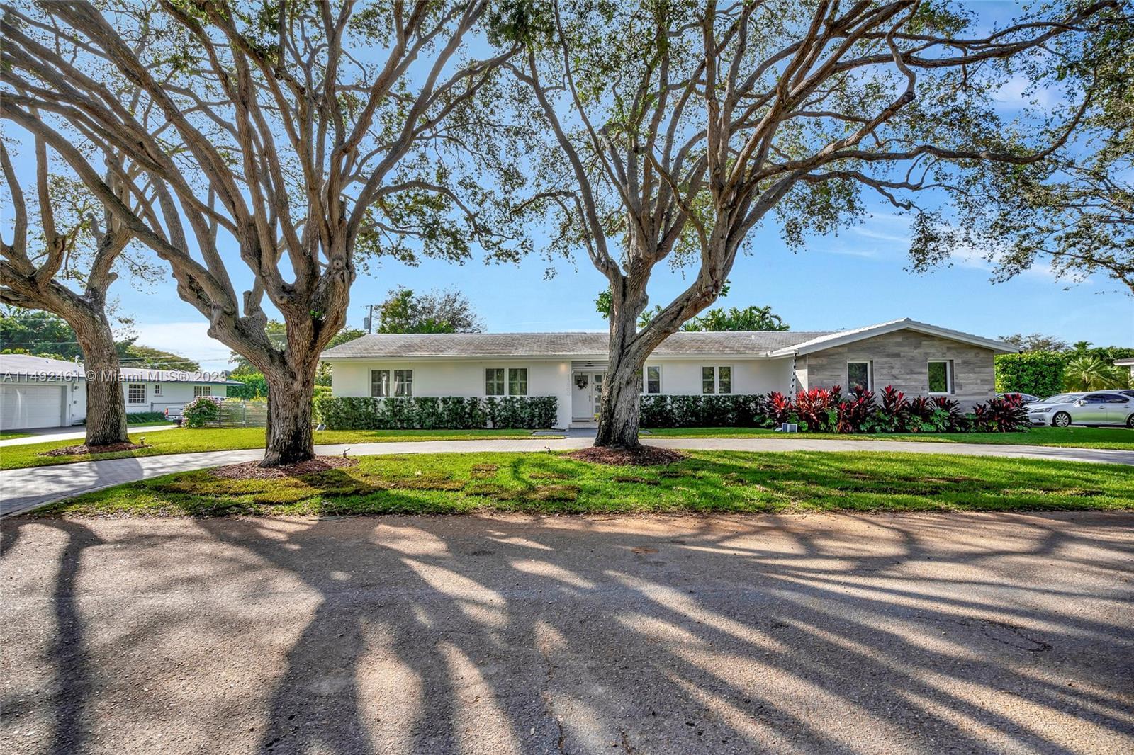 Photo of 13800 SW 72nd Ct in Palmetto Bay, FL