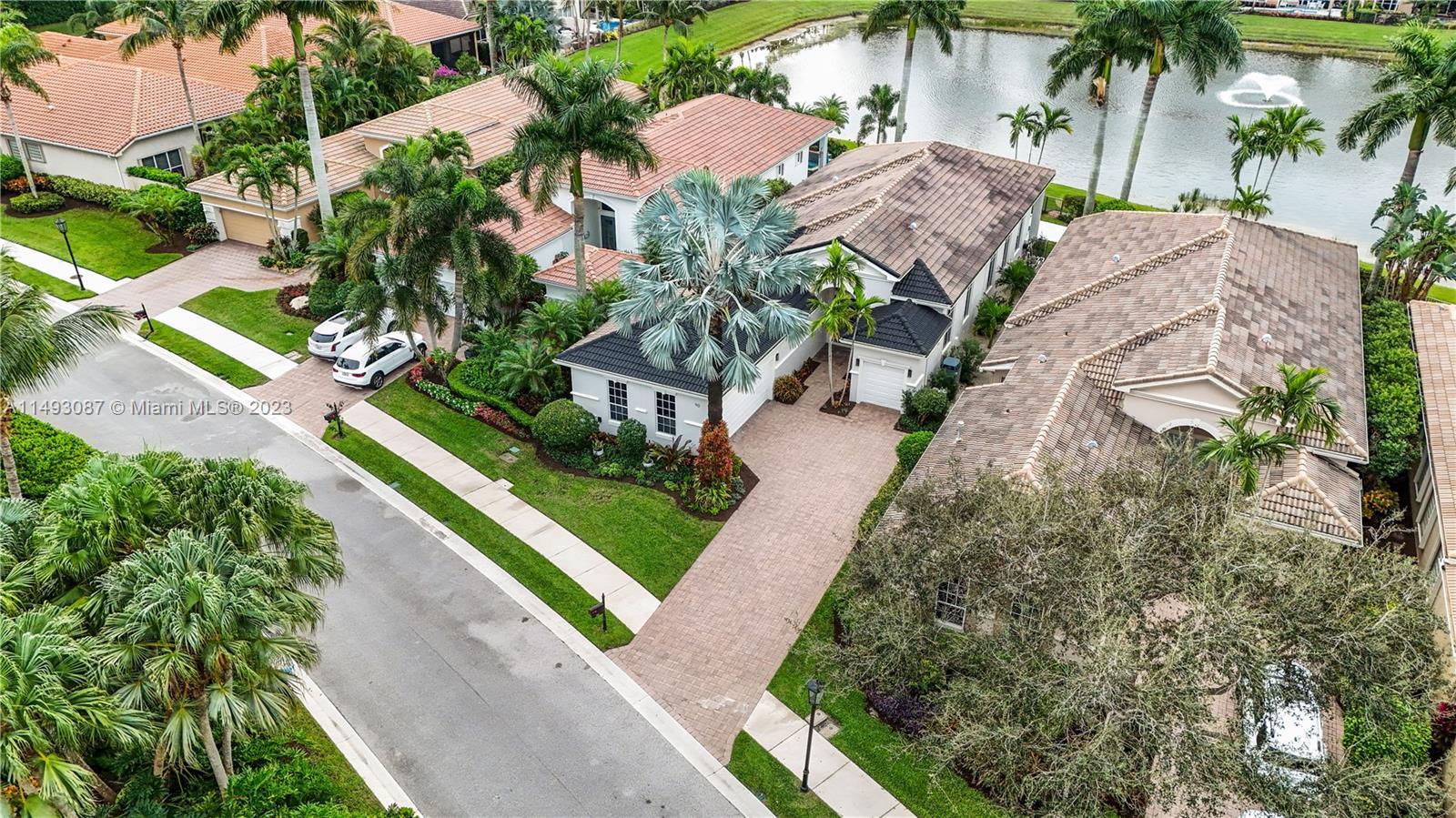 Photo of 90 Laguna Dr in Palm Beach Gardens, FL