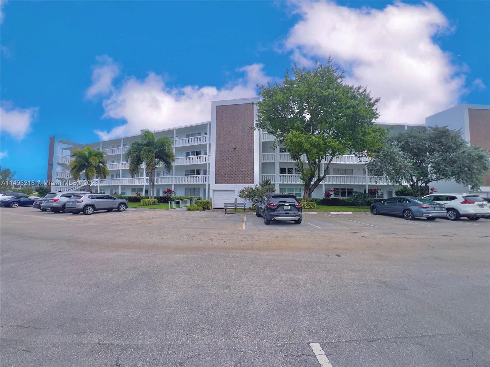Photo of 4114 E Cambridge E #E in Deerfield Beach, FL