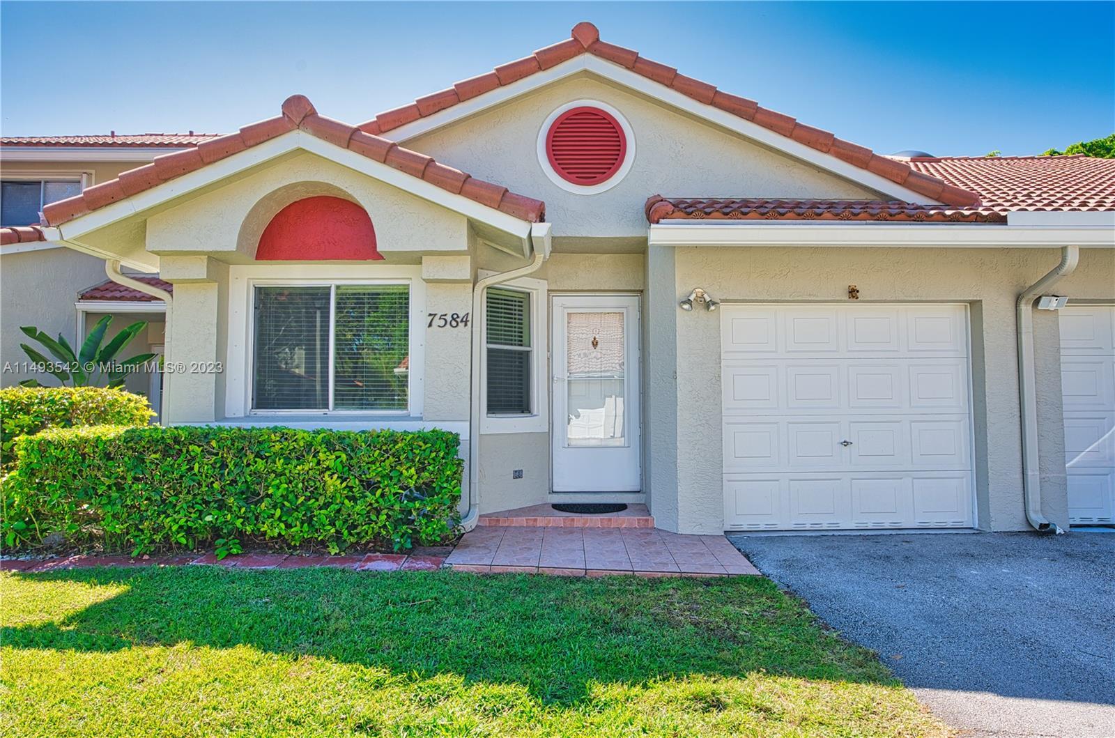 Photo of 7584 S Pinewalk Dr S #7584 in Margate, FL