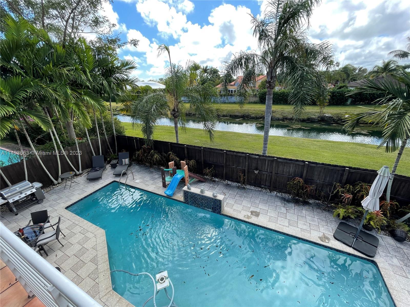 Photo of 16050 SW 89th Ave Rd in Palmetto Bay, FL