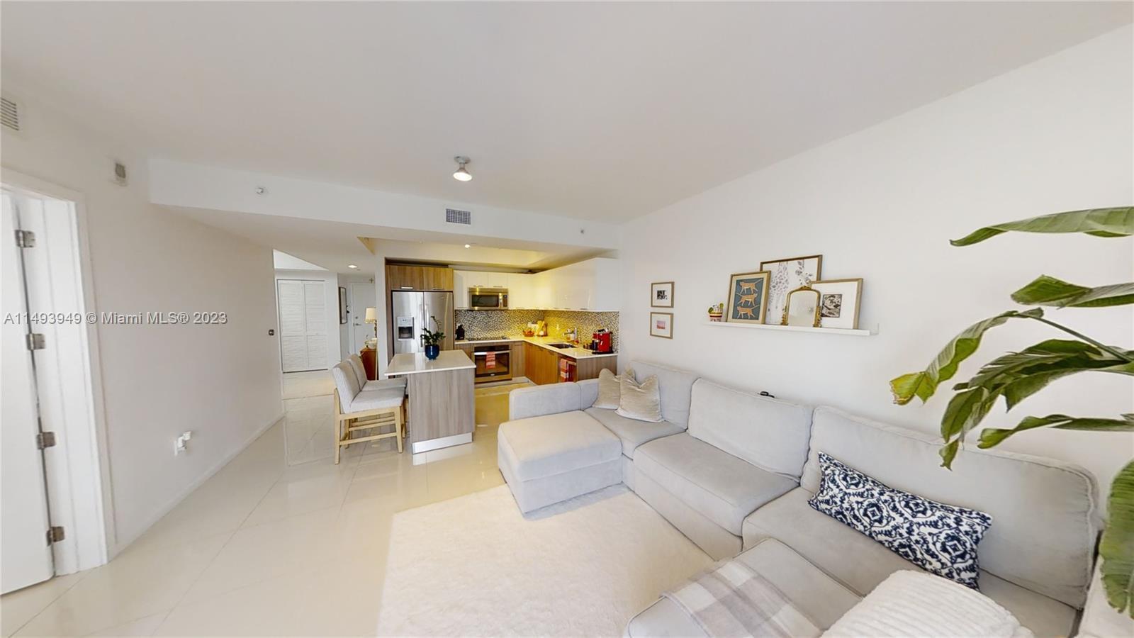 Photo of 5300 NW 85th St #408 in Doral, FL
