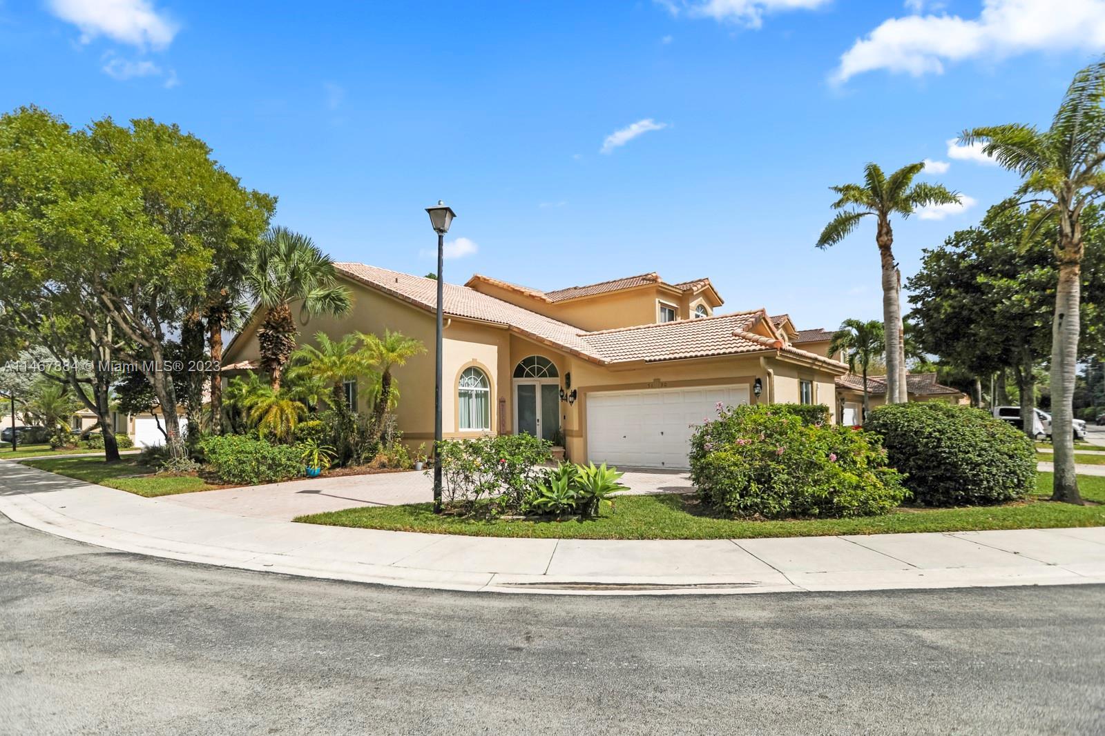 Photo of 5190 W Madison Lakes Cir W in Davie, FL