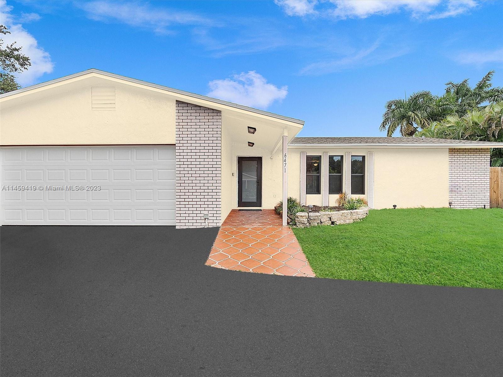 Photo of 6471 SW 56th St in Davie, FL