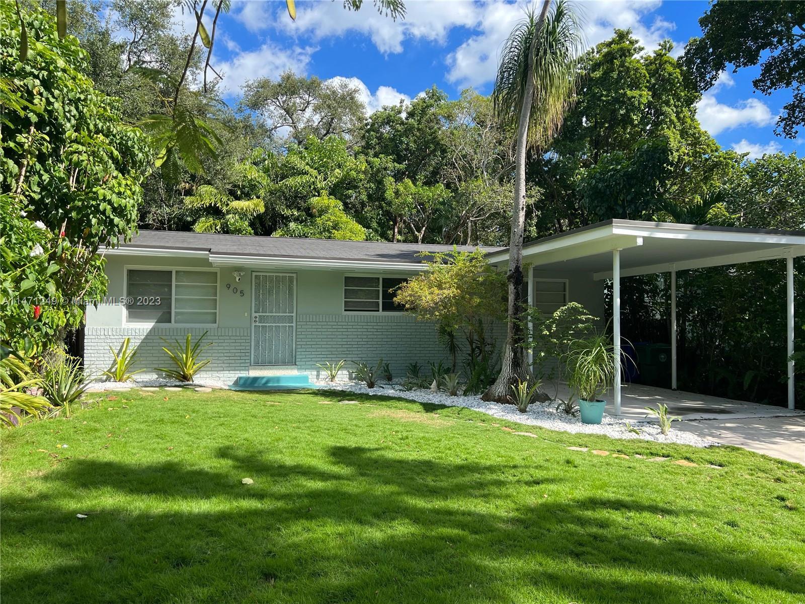 Photo of 905 NW 10th Ave in Miami, FL