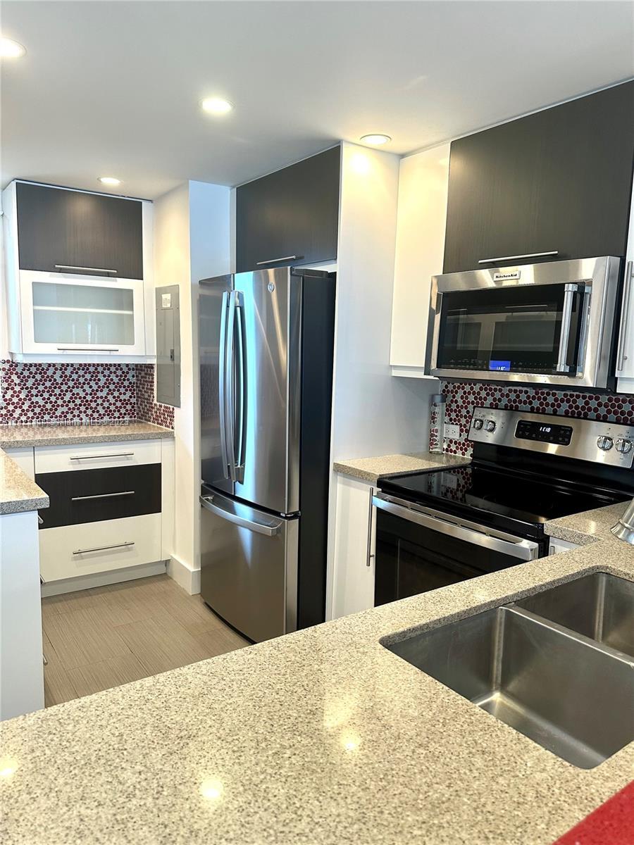 Photo of 121 Golden Isles Dr #502 in Hallandale Beach, FL