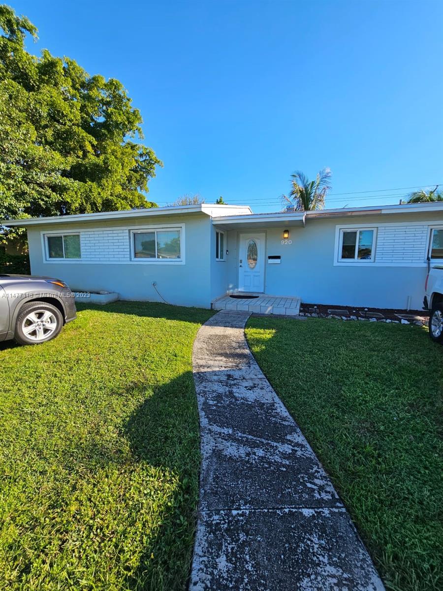 Photo of 920 NW 200th St in Miami Gardens, FL