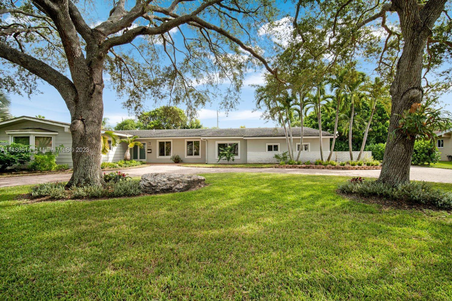 Photo of 7820 SW 134 Ter in Pinecrest, FL