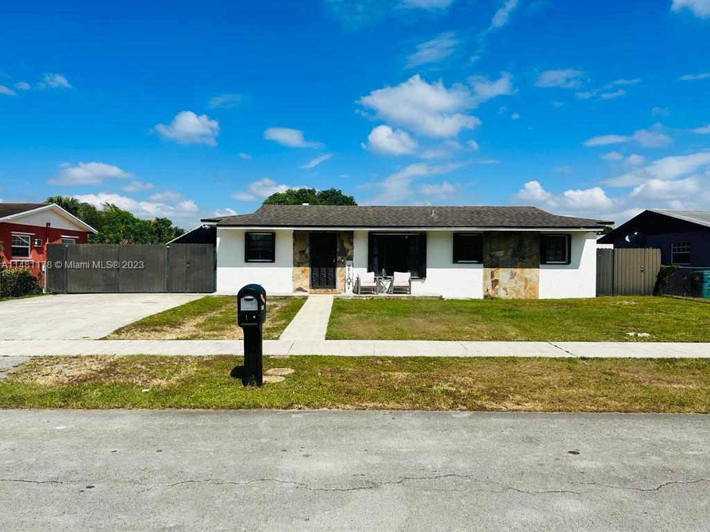 Photo of 3763 NW 204th St in Miami Gardens, FL
