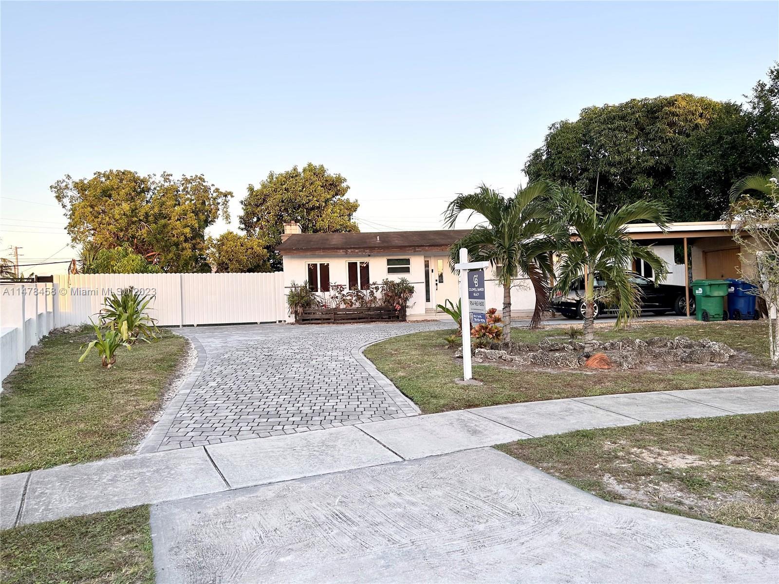 Photo of 19735 NW 5th Ct in Miami Gardens, FL