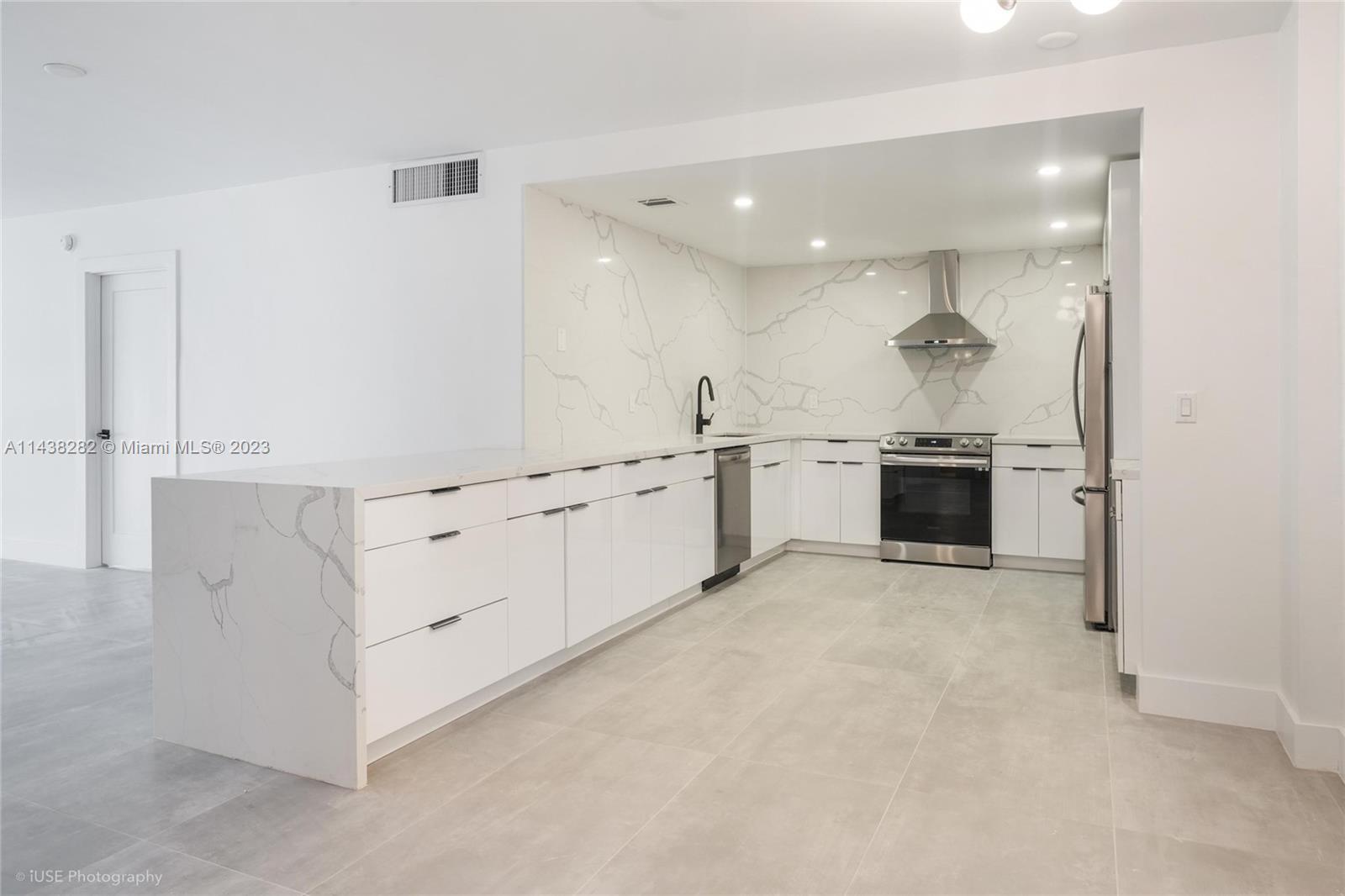 Photo of 9801 Collins Ave #19V in Bal Harbour, FL