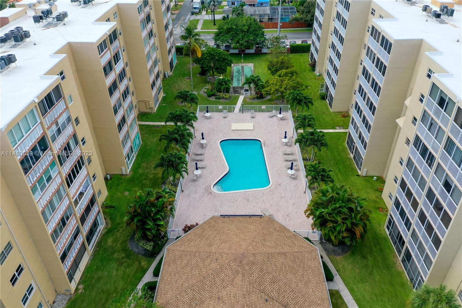 Photo of 619 NE 14th Ave #206 in Hallandale Beach, FL