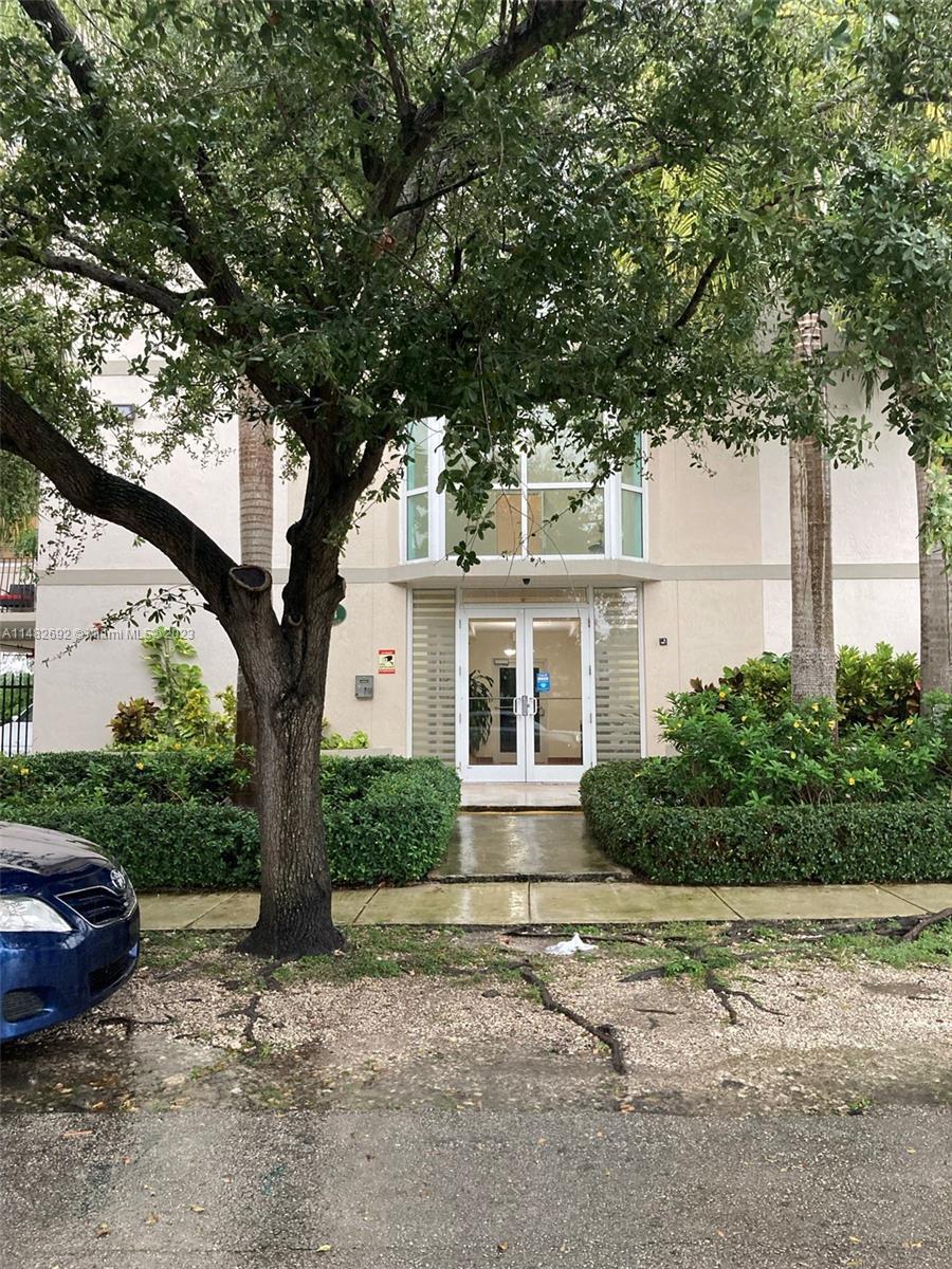 Photo of 954 SW 36th Ct #202 in Miami, FL