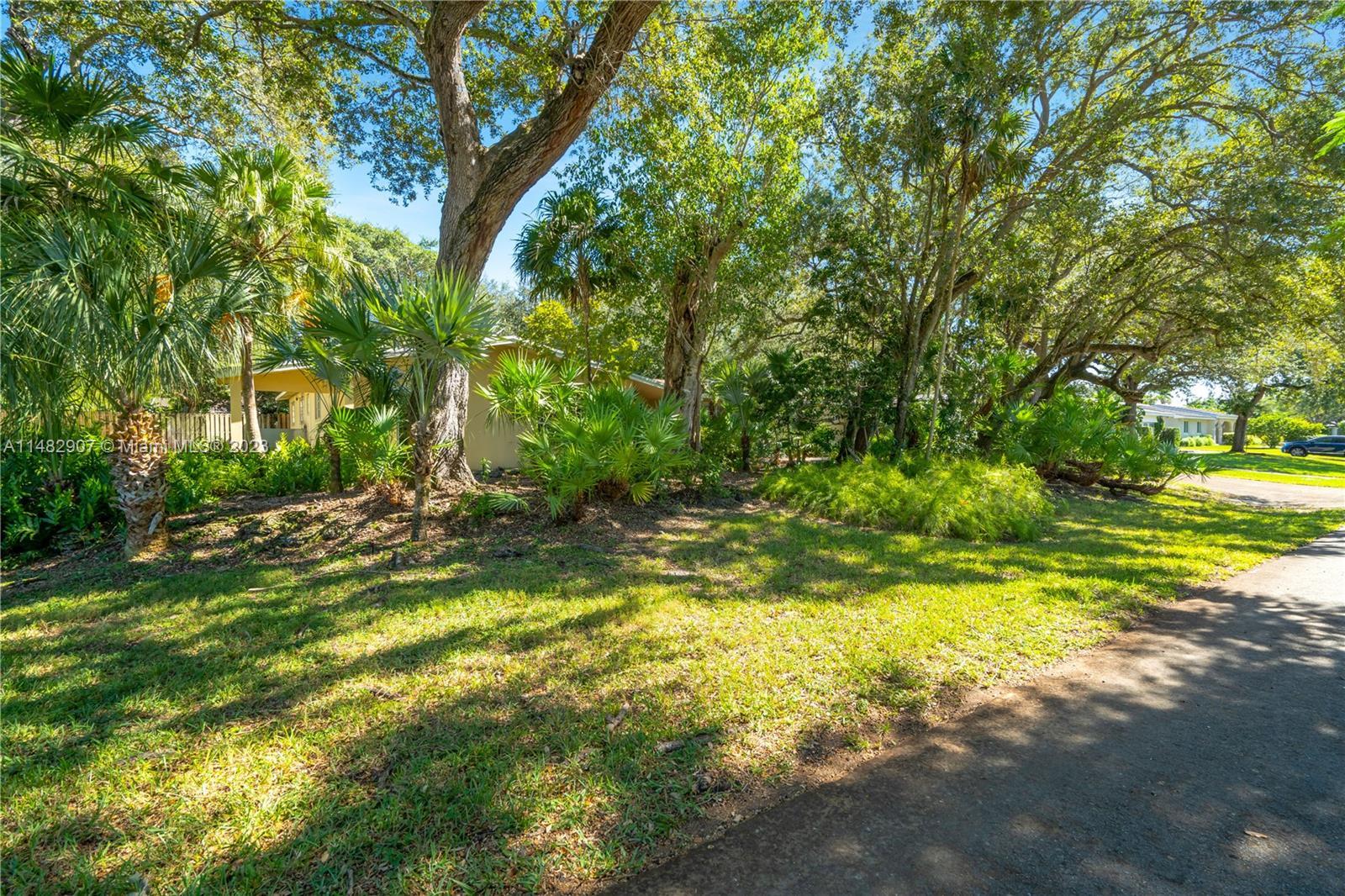 Photo of 16531 SW 81st Ave in Palmetto Bay, FL