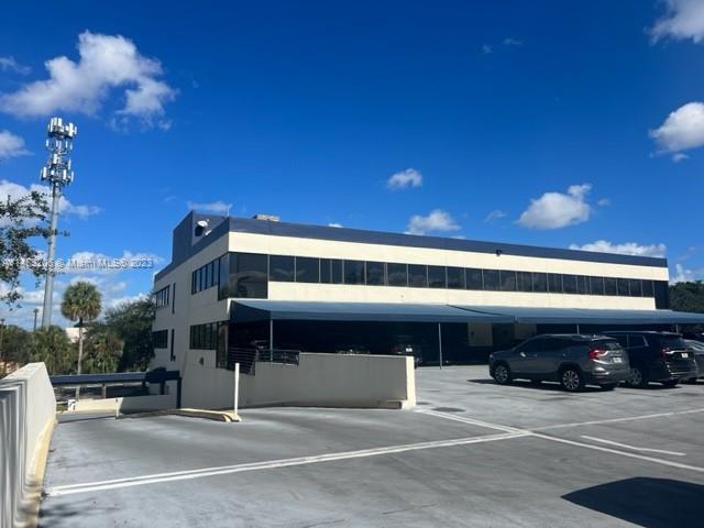 Photo of 14160 Palmetto Frontage Rd in Miami Lakes, FL