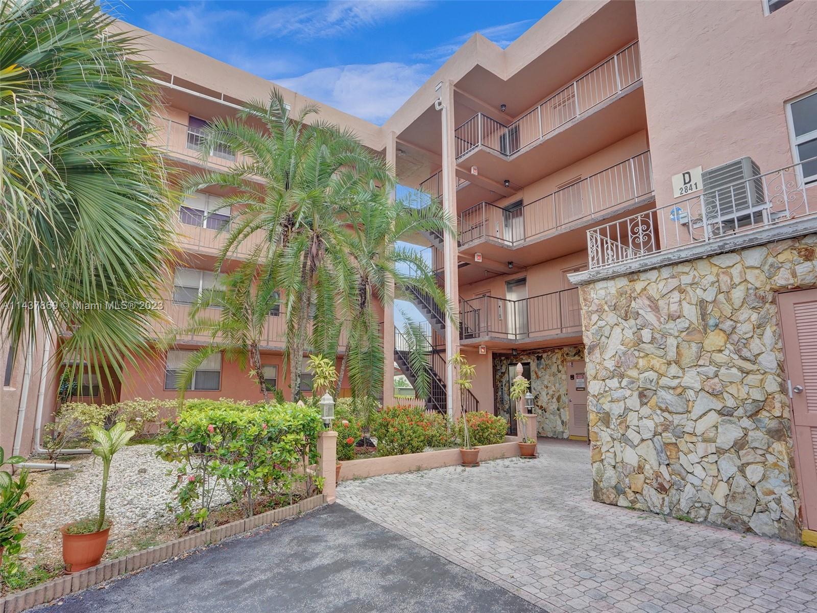 Photo of 2841 Somerset Dr #216 in Lauderdale Lakes, FL