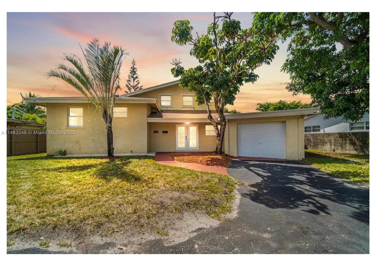 Photo of 221 SW 31st Ave in Fort Lauderdale, FL