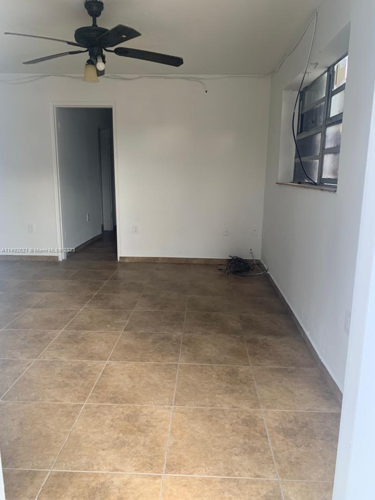 Photo of 11501 SW 215th St in Miami, FL