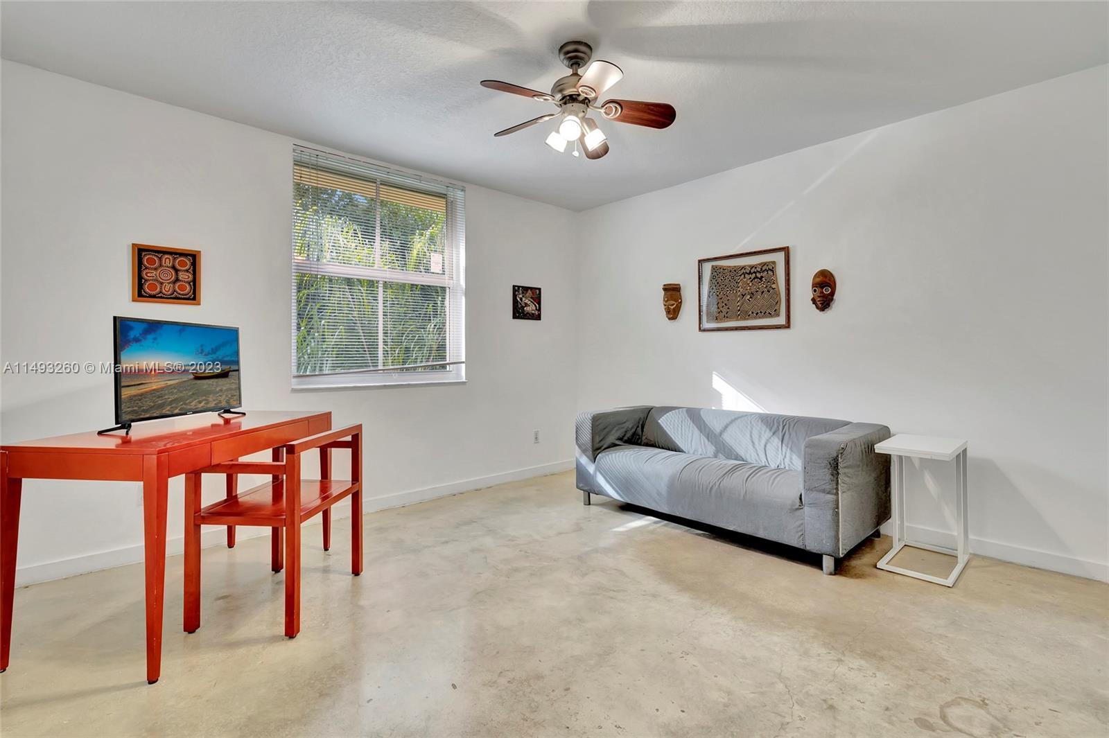 Photo of 609 E Sheridan St #302 in Dania Beach, FL