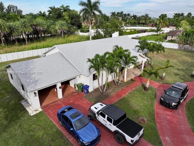 Photo of 19800 SW 14th Ct in Pembroke Pines, FL