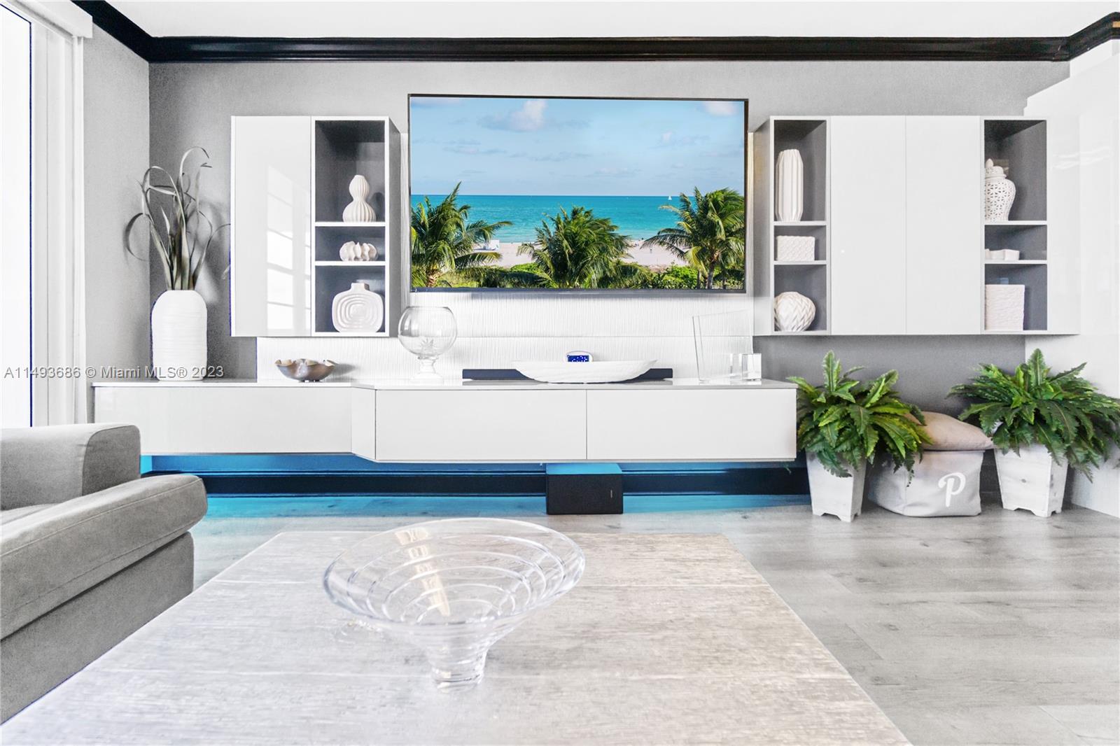 Photo of 100 Lincoln Rd #723 in Miami Beach, FL