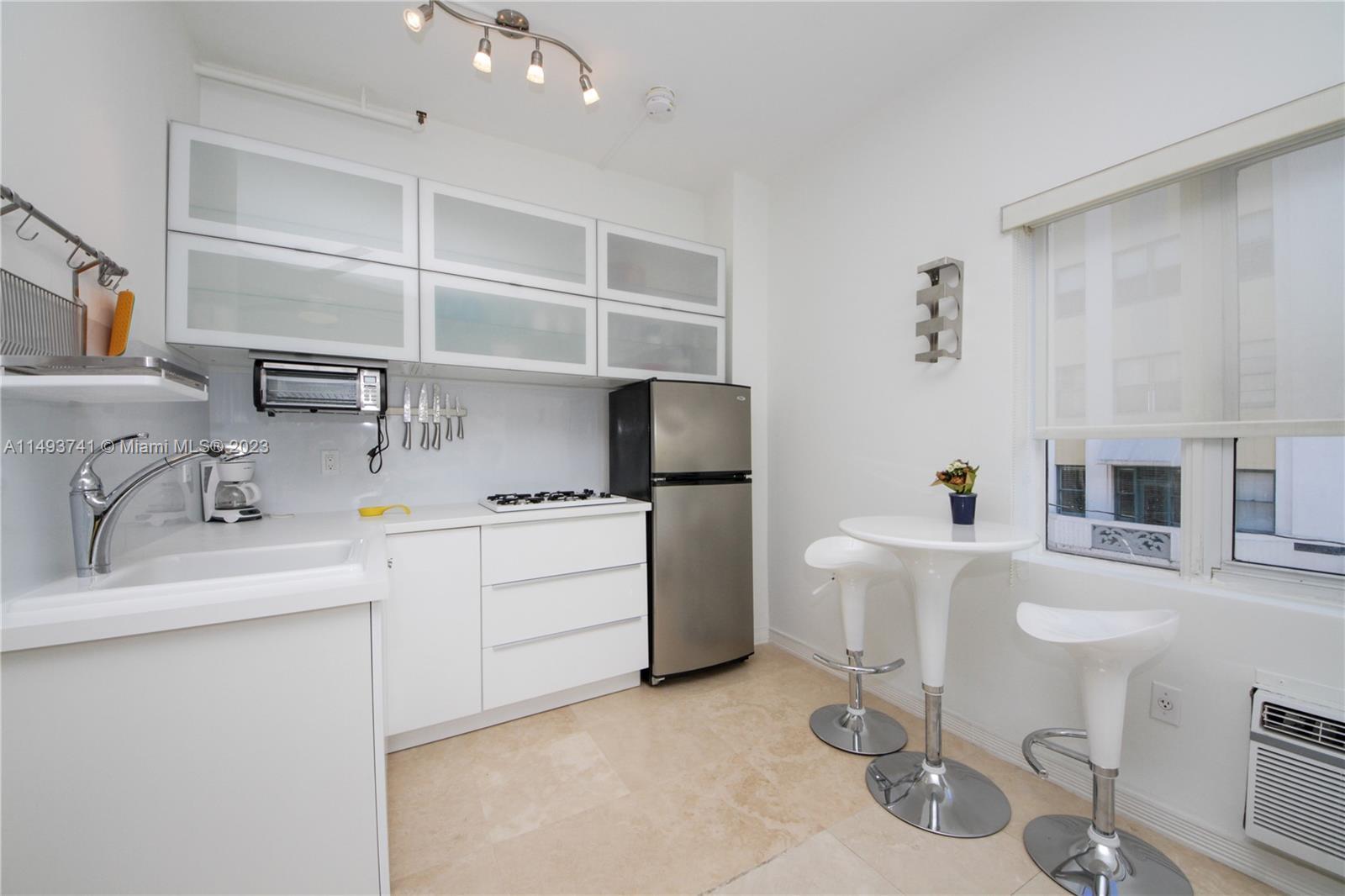 Photo of 255 W 24th St #307 in Miami Beach, FL