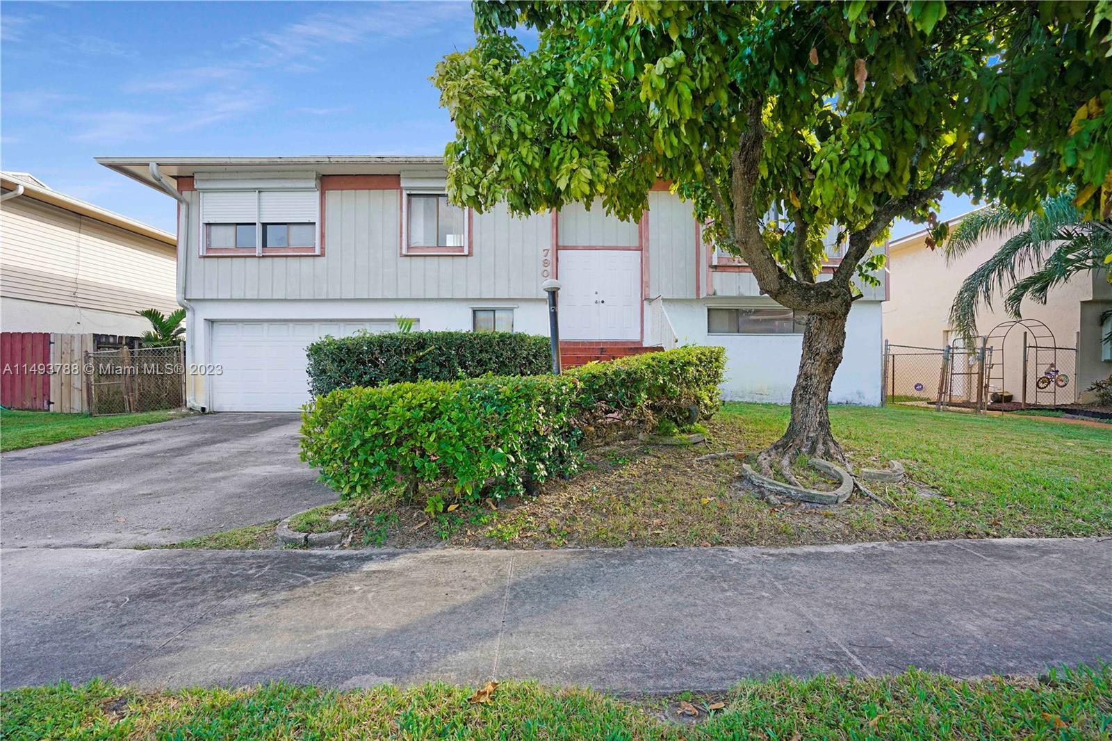 Photo of 7904 NW 40th St in Davie, FL