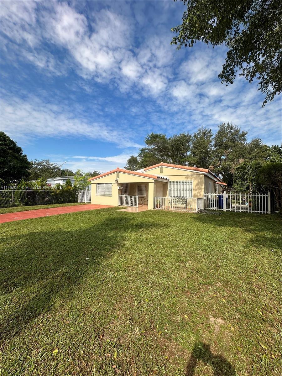 Photo of 1515 NE 171st St in North Miami Beach, FL