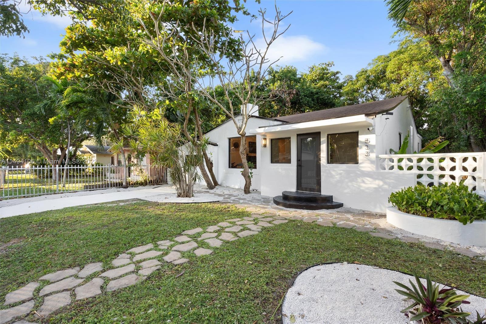 Photo of 533 NW 44 St in Miami, FL